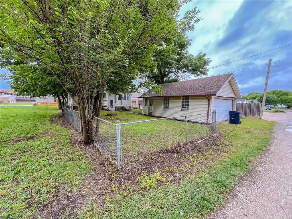 809 W Myrtle Street — photo 45
