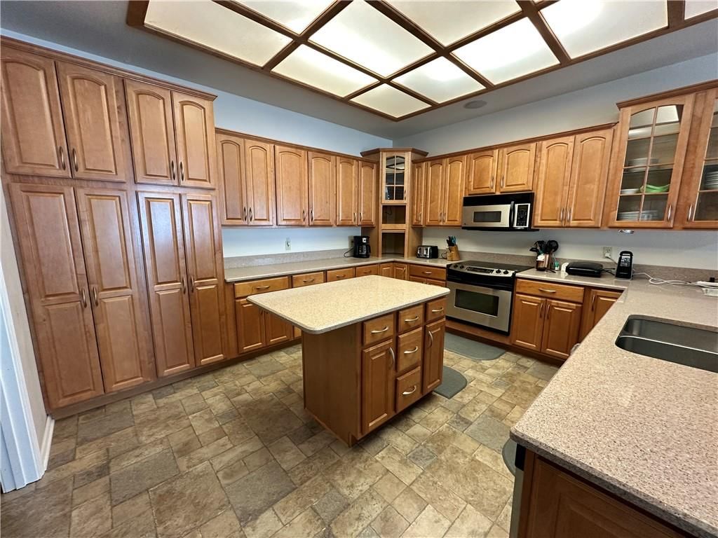 1582 Arrowridge Drive — photo 5