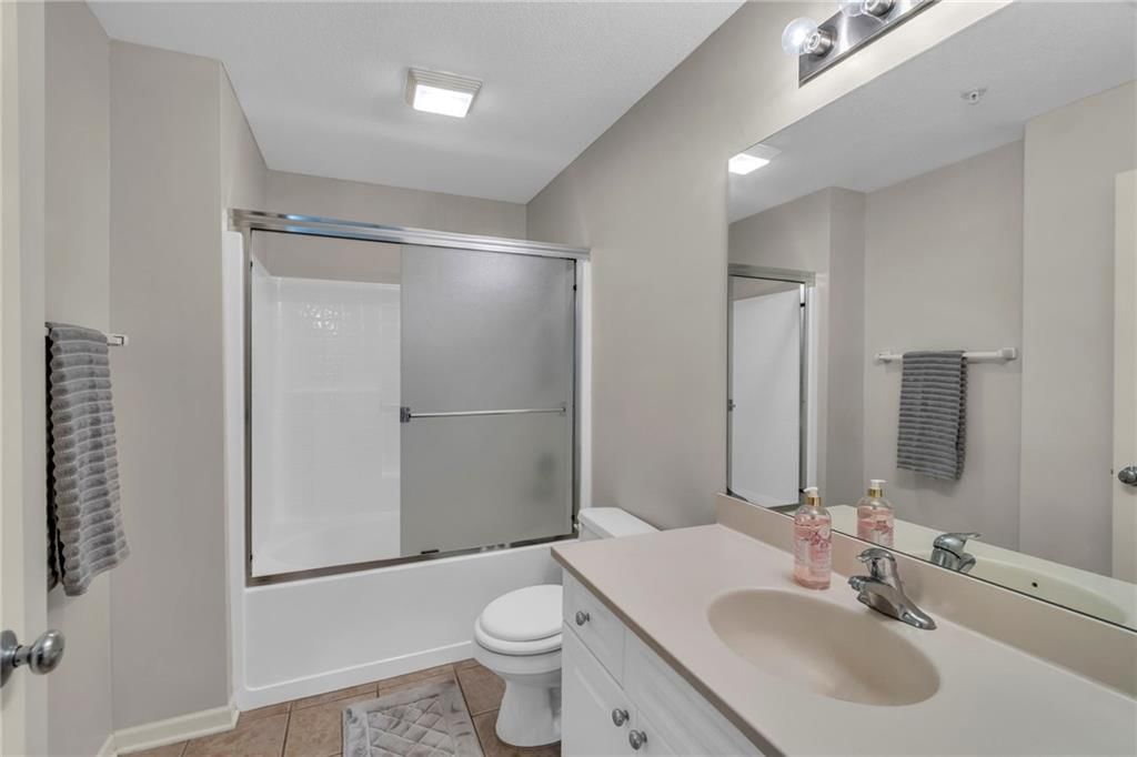 16000 Granada Street — photo 13