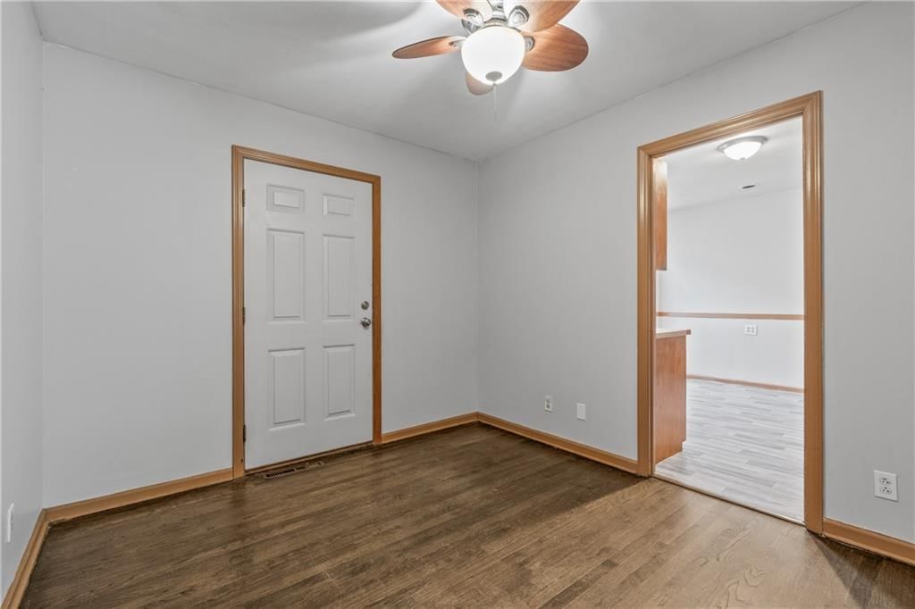 5910 Farley Avenue — photo 12
