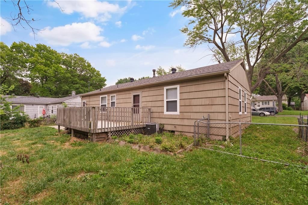 5910 Farley Avenue — photo 21