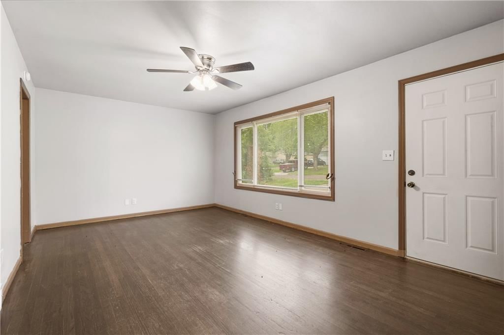 5910 Farley Avenue — photo 8