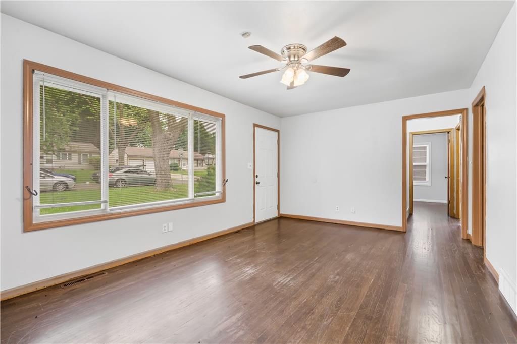5910 Farley Avenue — photo 9