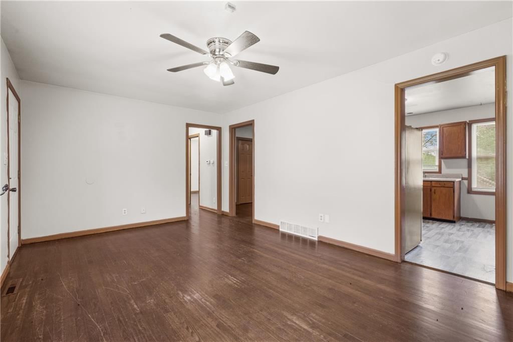 5910 Farley Avenue — photo 10