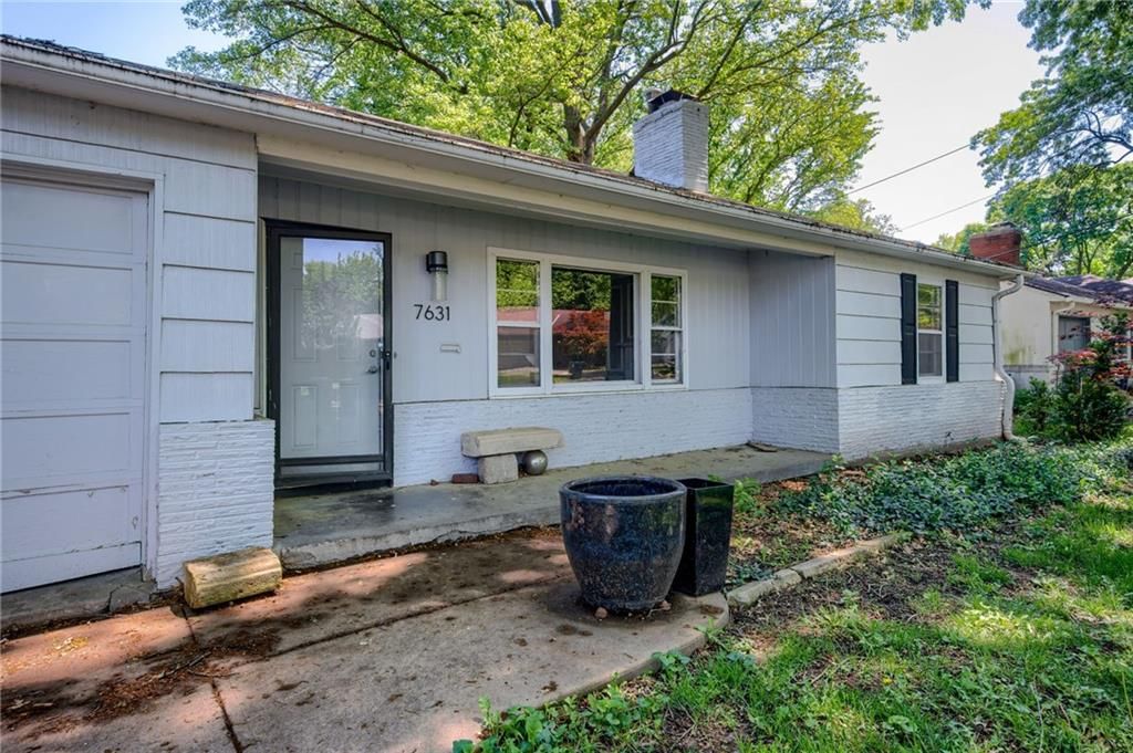 7631 Charlotte Street — photo 2