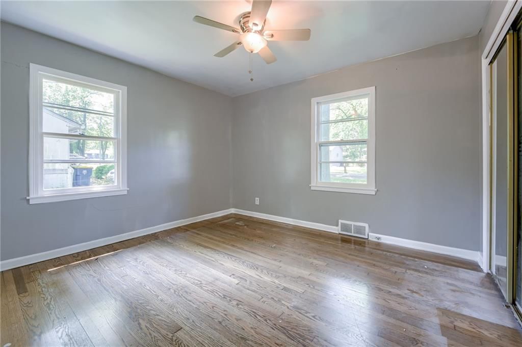 7631 Charlotte Street — photo 12