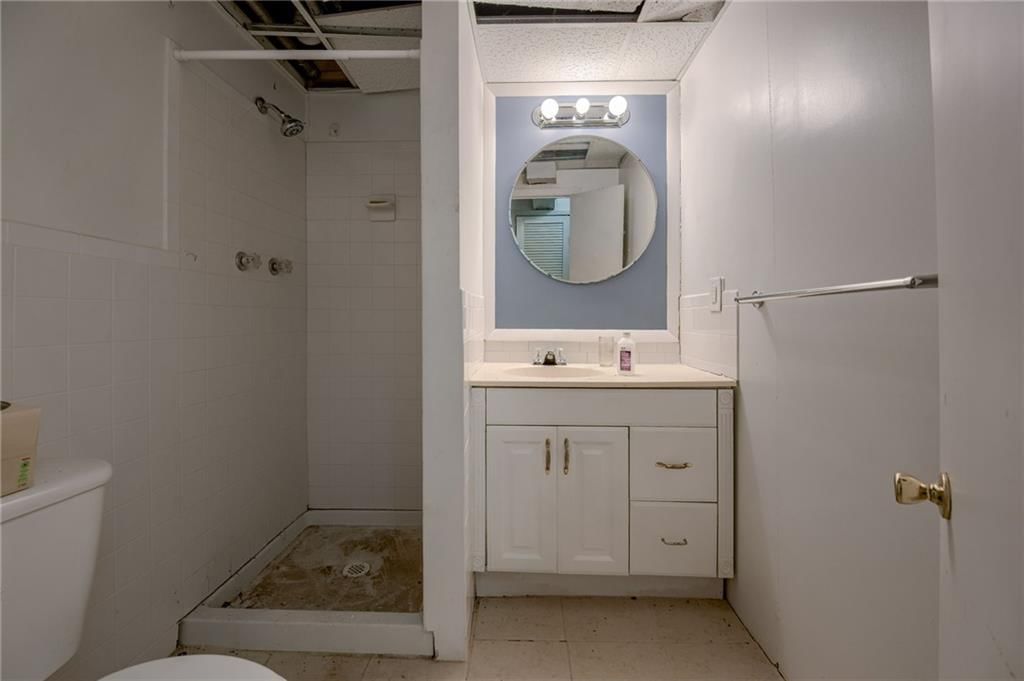 7631 Charlotte Street — photo 21