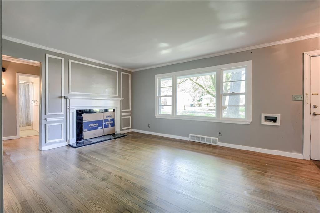 7631 Charlotte Street — photo 4