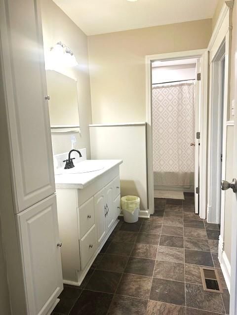 304 E Maple Street — photo 11