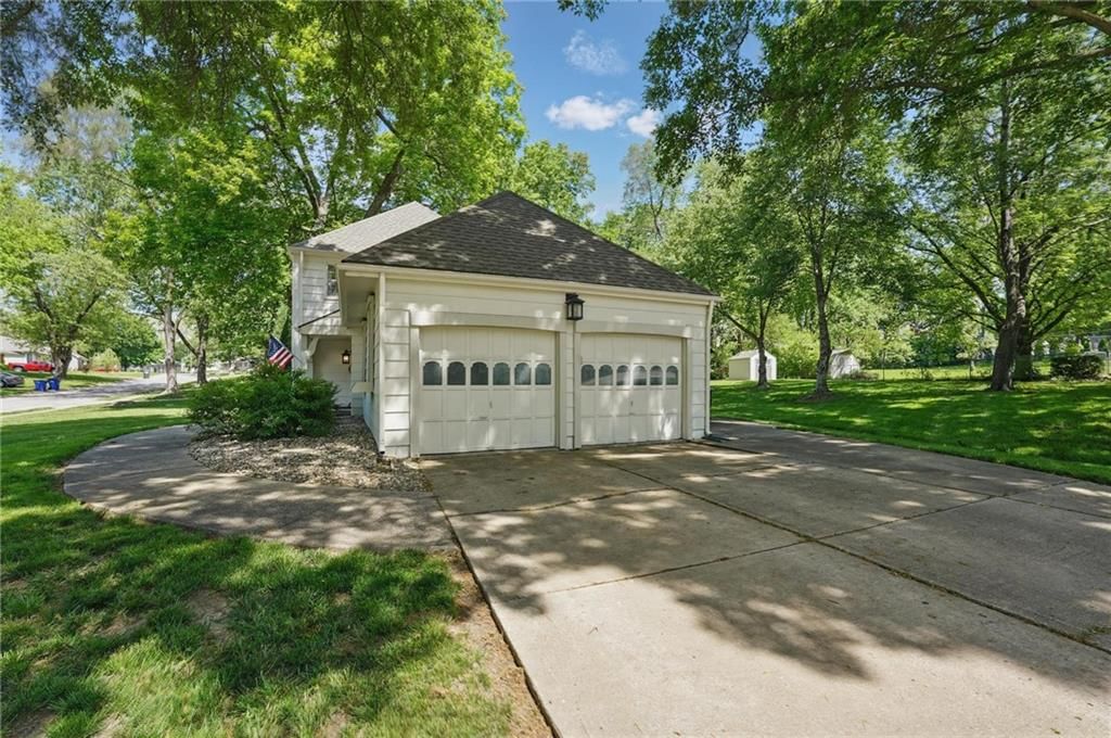 6817 N Bellefontaine Avenue — photo 45