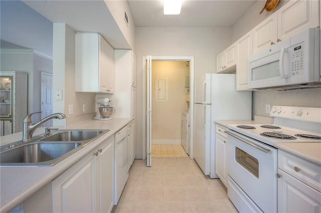 11622 Tomahawk Creek Parkway — photo 11