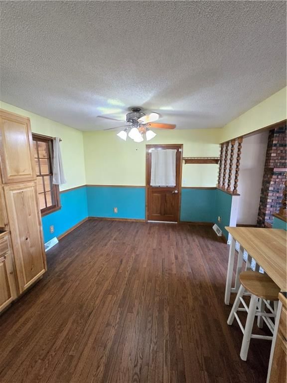 217 N Oak Street — photo 13