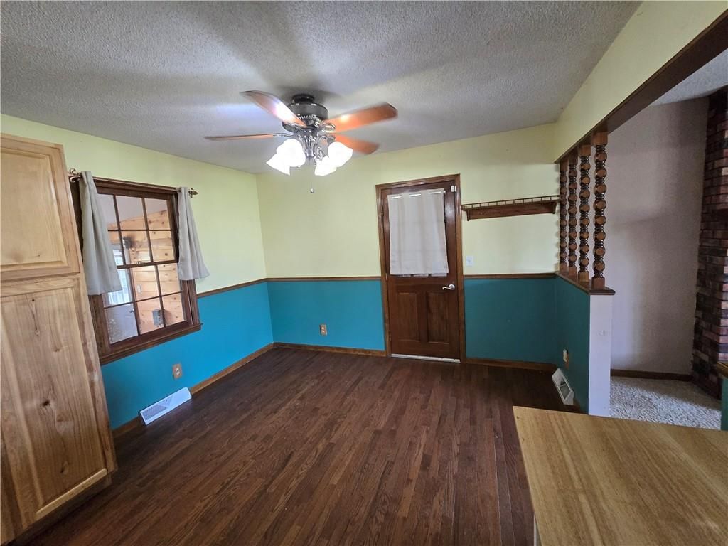 217 N Oak Street — photo 14