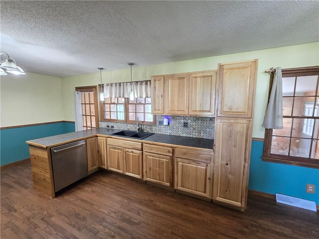 217 N Oak Street — photo 15