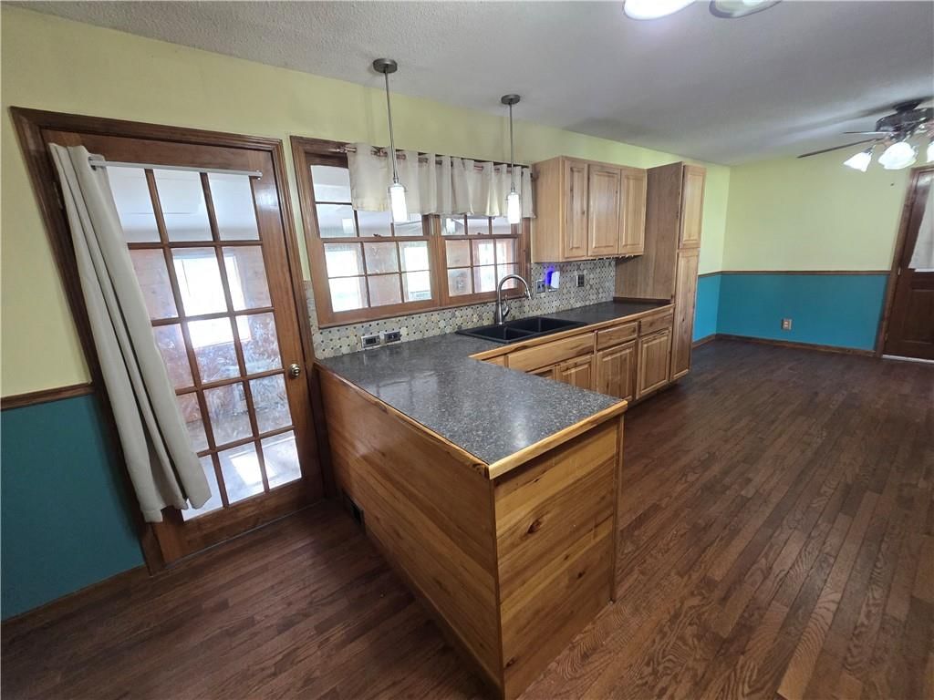 217 N Oak Street — photo 20