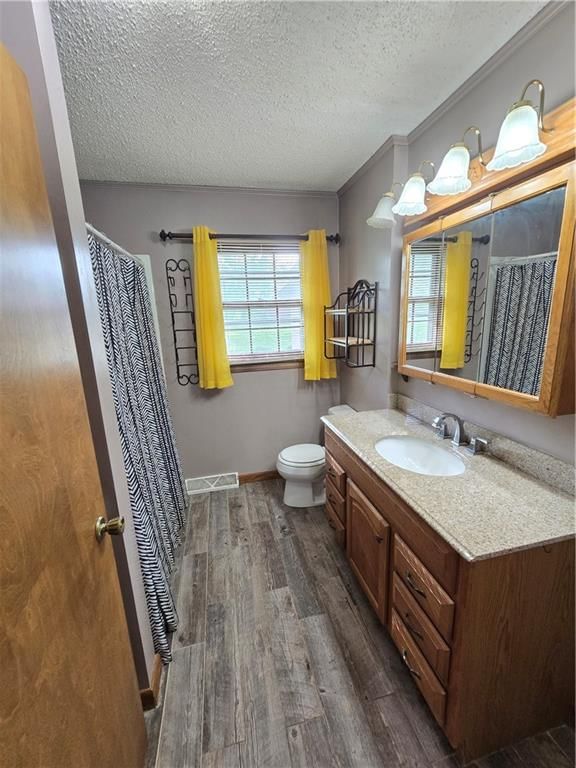 217 N Oak Street — photo 22