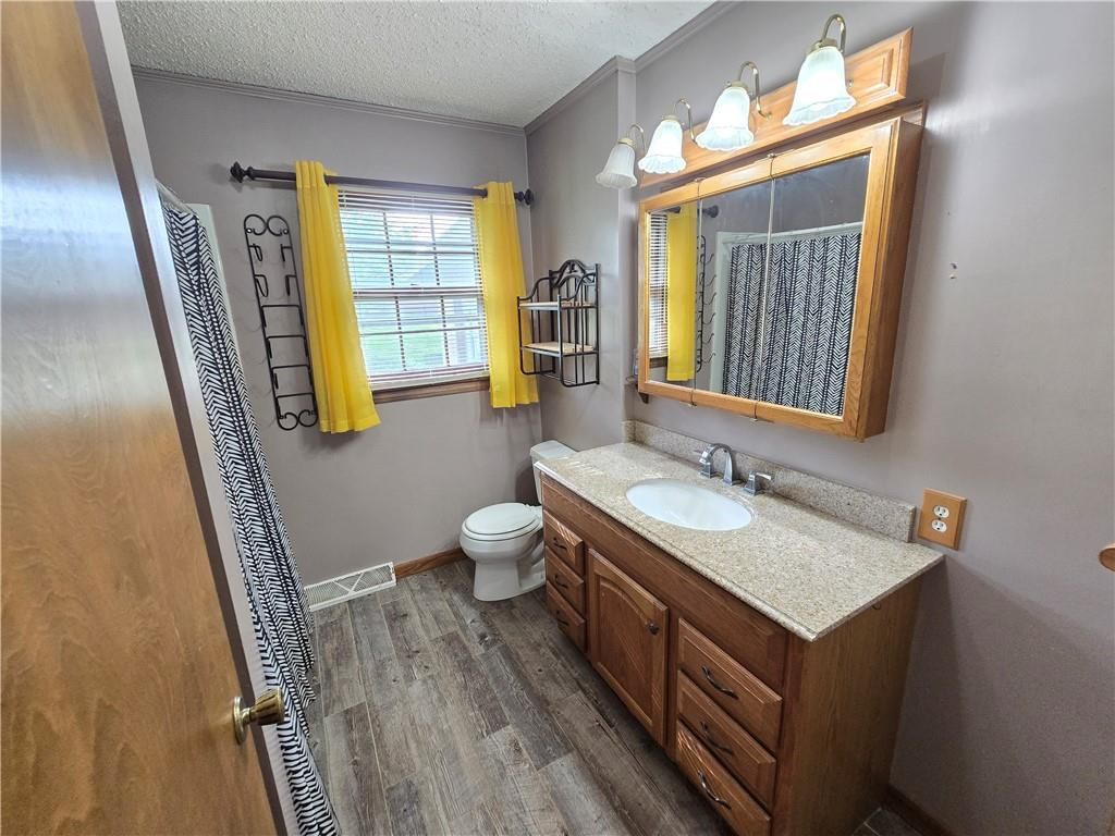 217 N Oak Street — photo 25