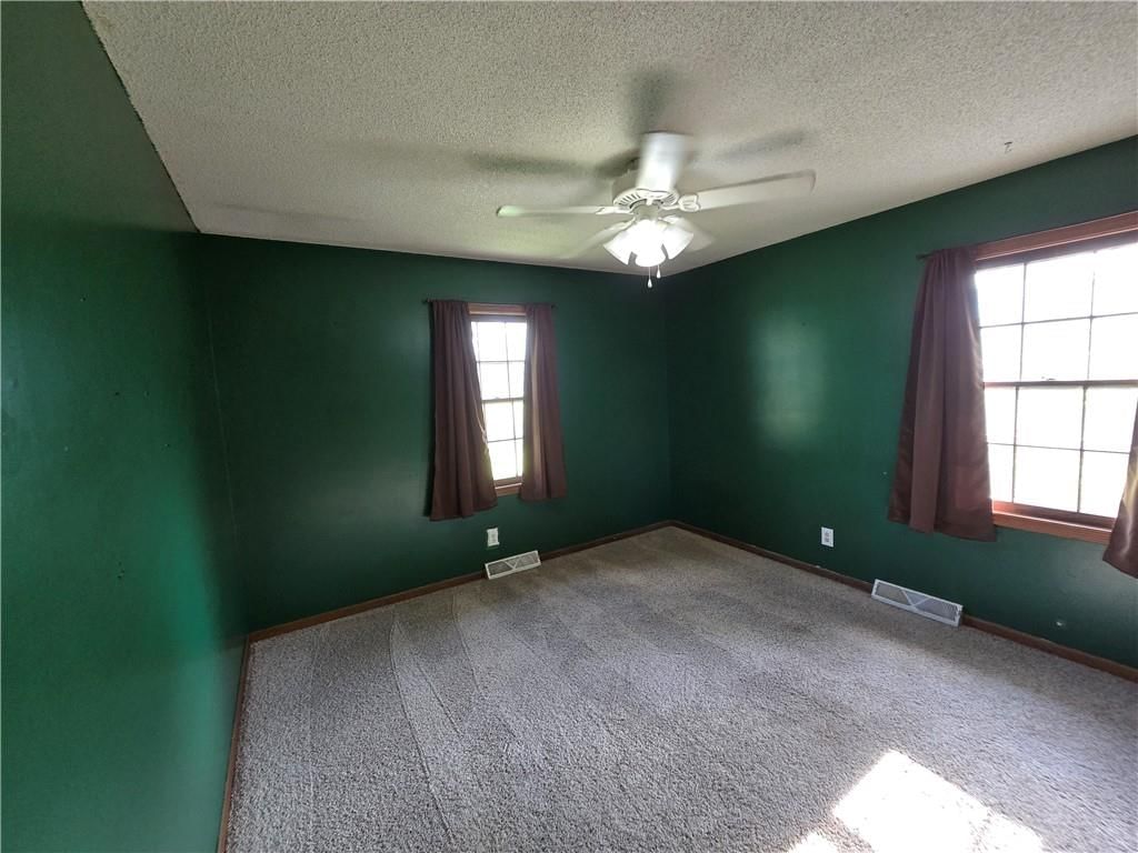 217 N Oak Street — photo 27