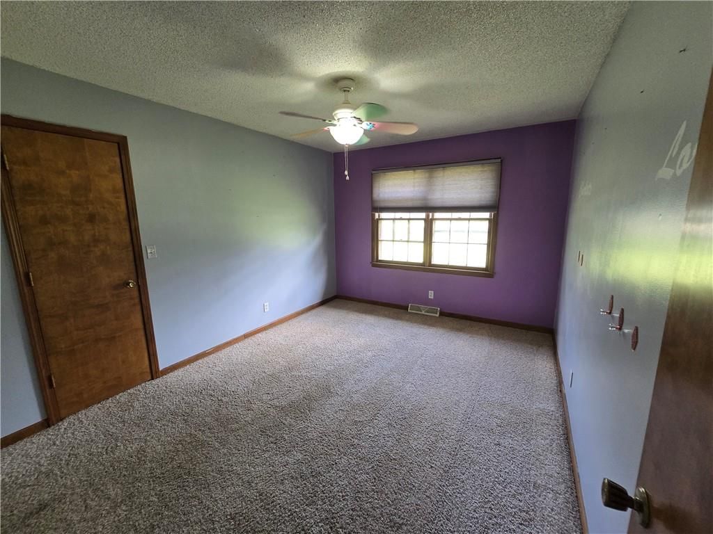 217 N Oak Street — photo 32