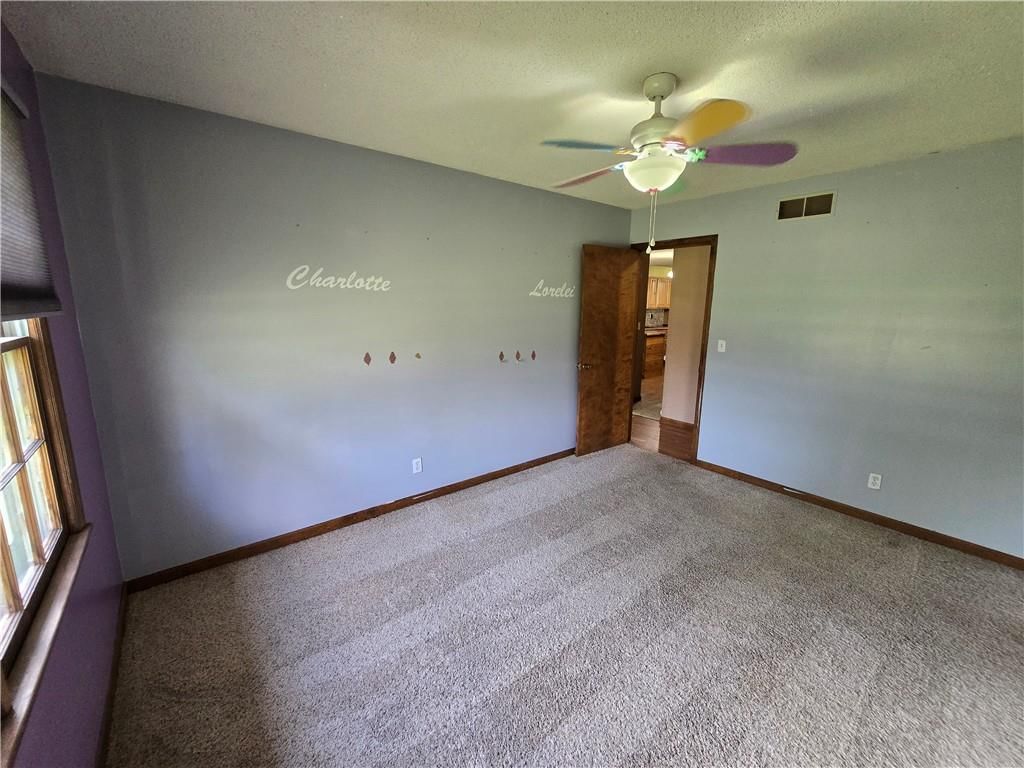 217 N Oak Street — photo 34