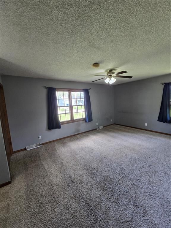 217 N Oak Street — photo 37
