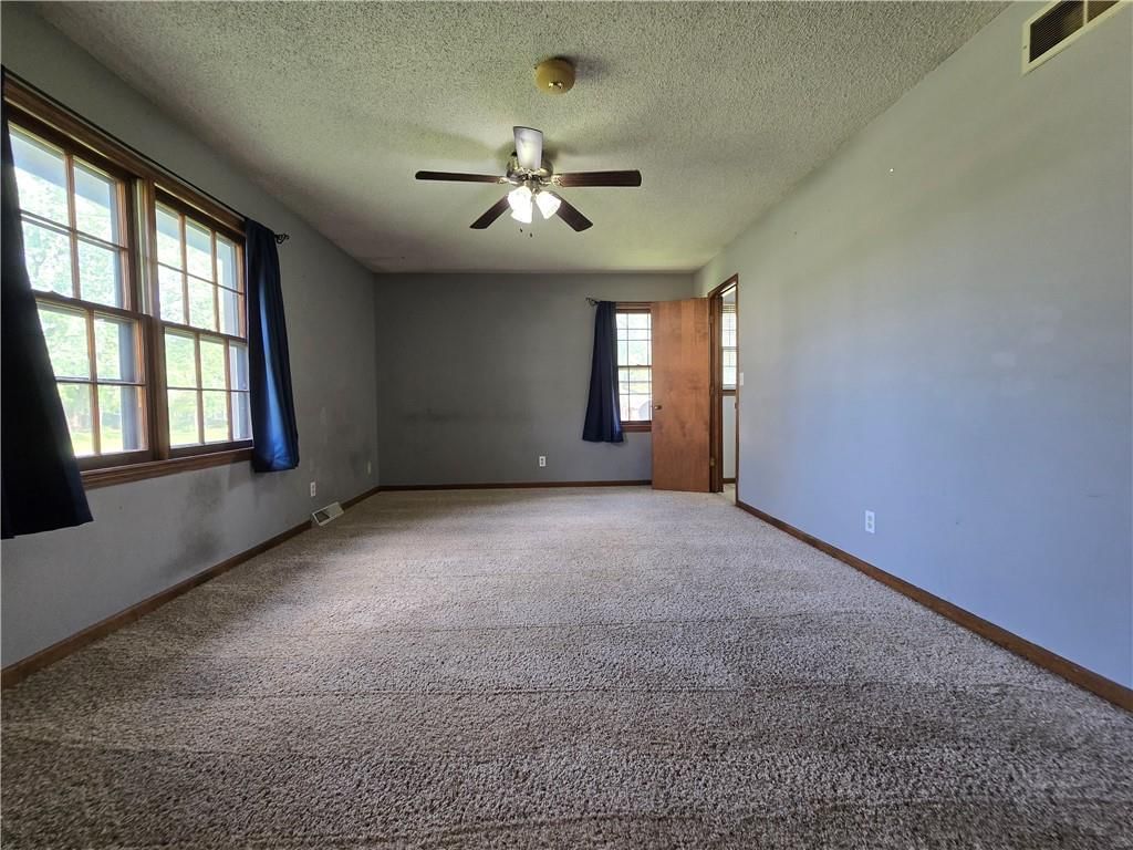 217 N Oak Street — photo 38