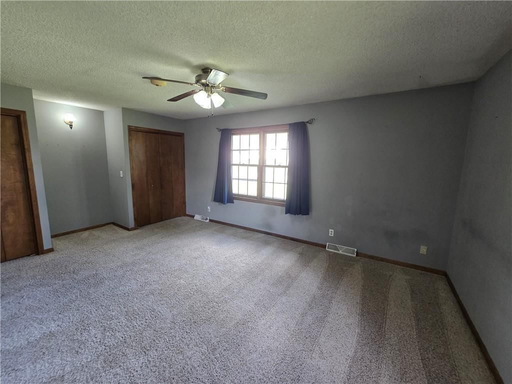 217 N Oak Street — photo 45
