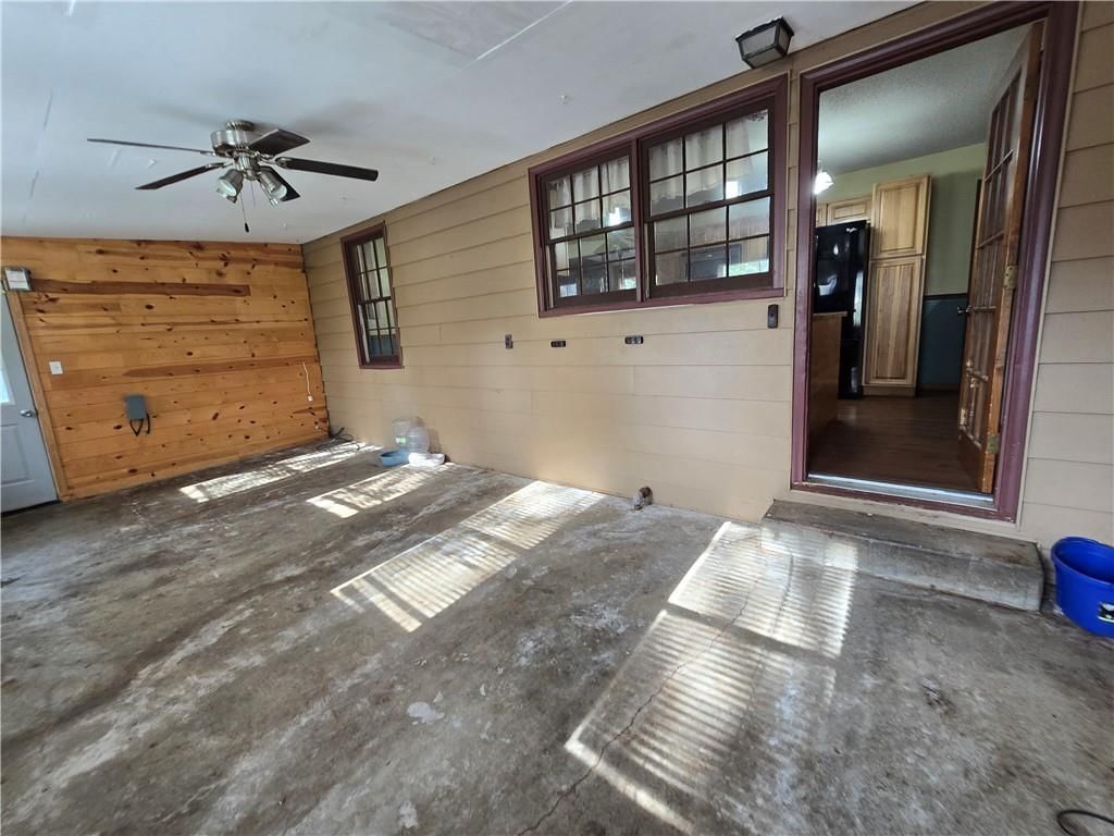 217 N Oak Street — photo 48