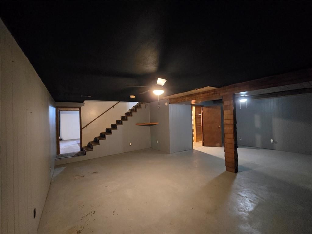 217 N Oak Street — photo 54
