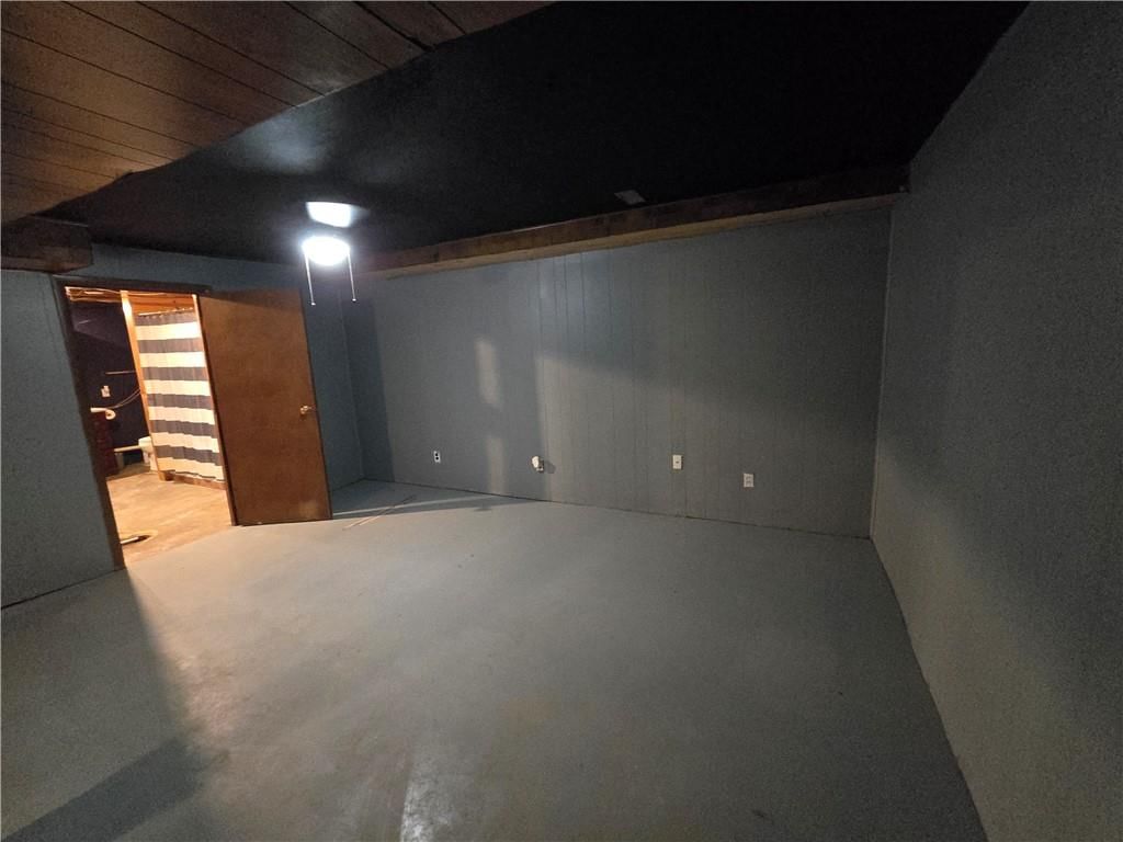 217 N Oak Street — photo 57
