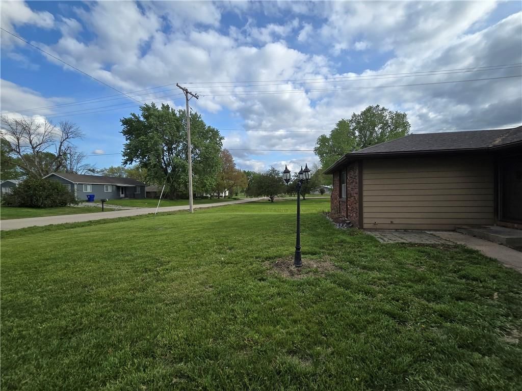217 N Oak Street — photo 77