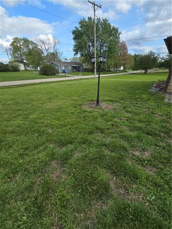 217 N Oak Street — photo 78