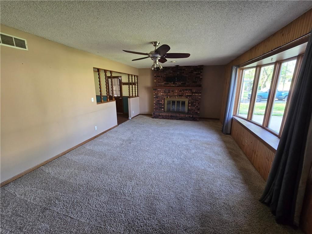 217 N Oak Street — photo 9