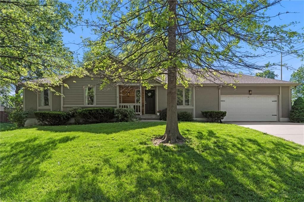 1036 NE Remington Court, Lee's Summit, MO