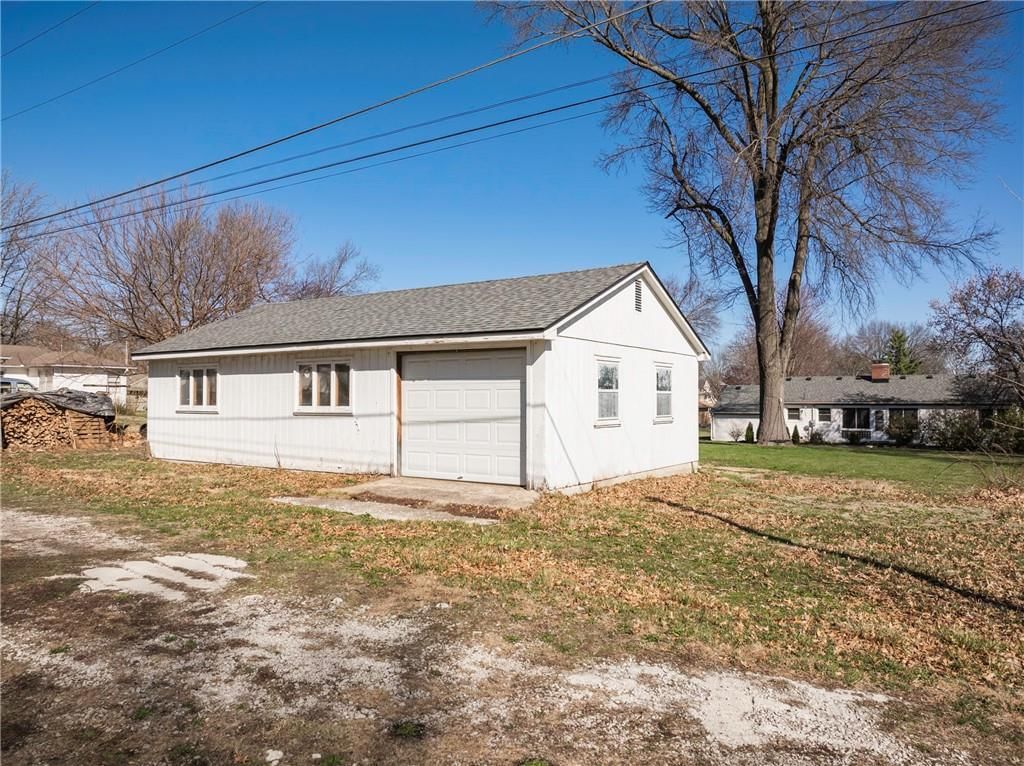 204 E Chestnut Street — photo 35