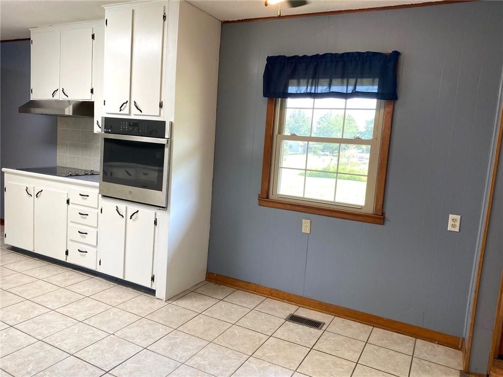 609 E Rose Lane — photo 11