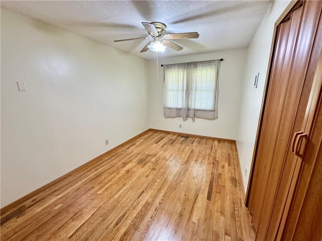 609 E Rose Lane — photo 13