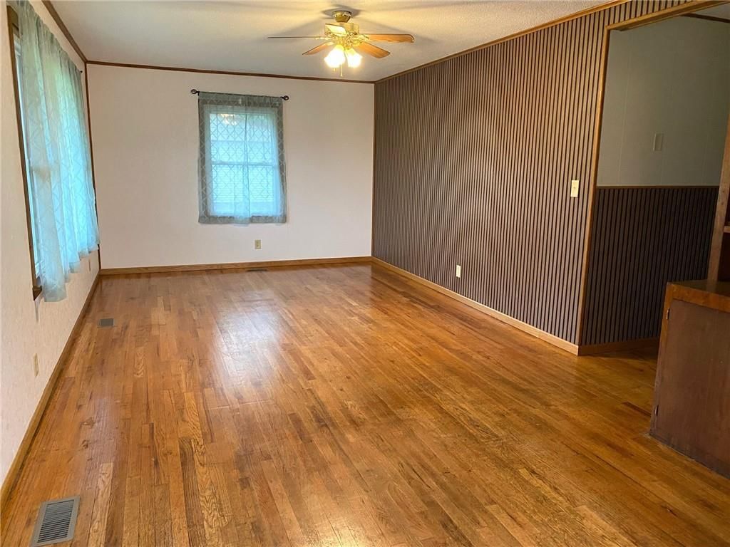 609 E Rose Lane — photo 5