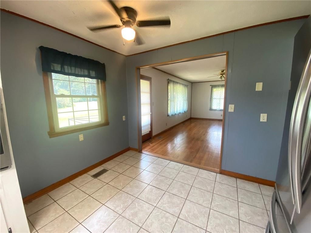 609 E Rose Lane — photo 7