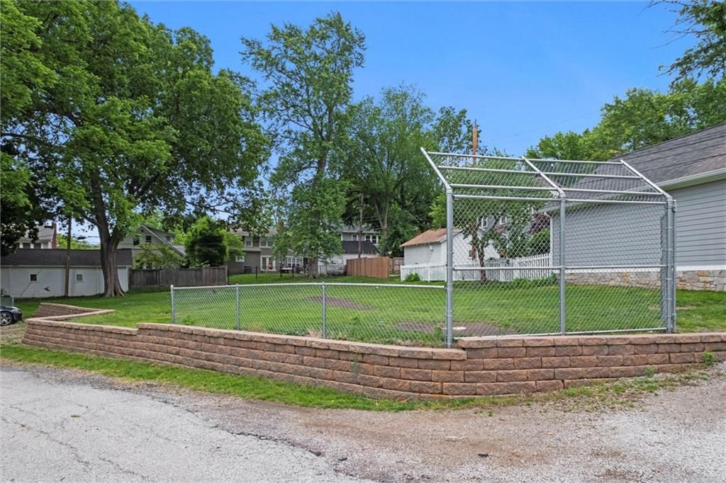 6637 Edgevale Road — photo 35
