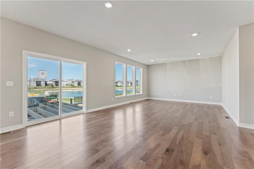 335 Meadowlark Drive — photo 14