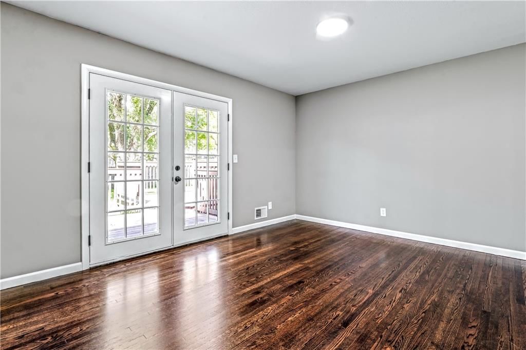 625 S Honeysuckle Drive — photo 3