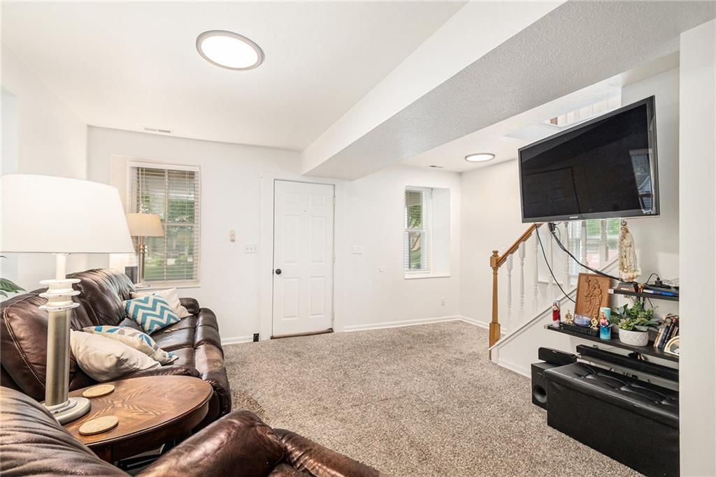 918 Birch Street — photo 6