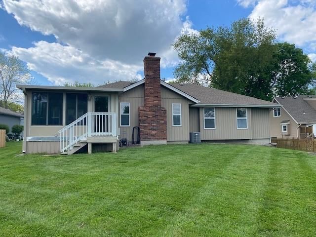 3885 SW Harbor Drive — photo 3