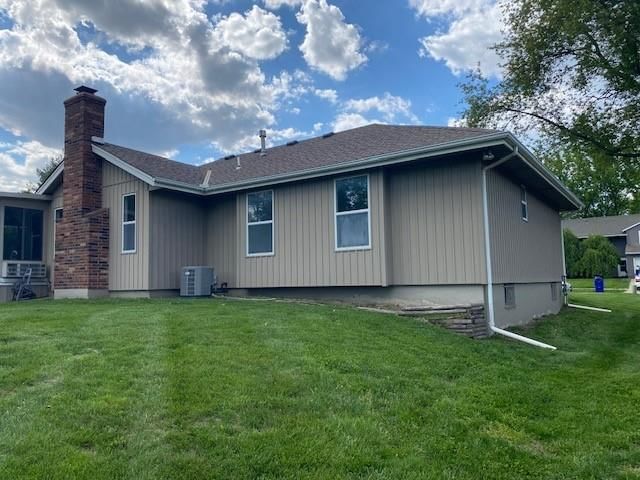 3885 SW Harbor Drive — photo 4