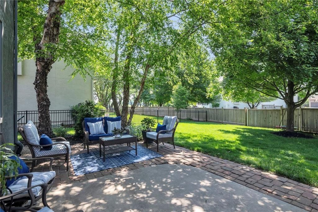 15915 W 161 Terrace — photo 32