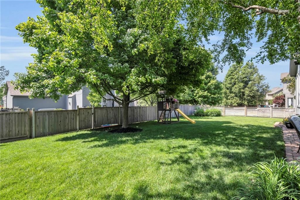 15915 W 161 Terrace — photo 34