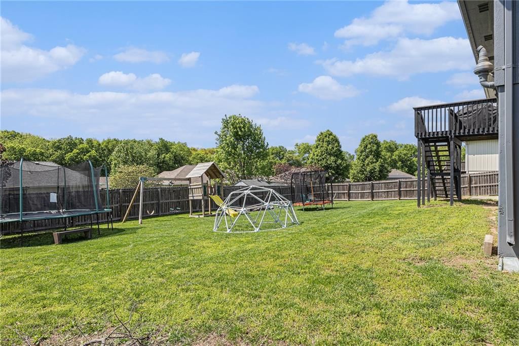 18604 Primrose Street — photo 29