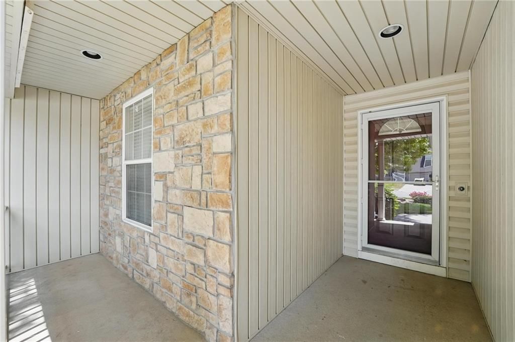 1010 Granada Drive — photo 4