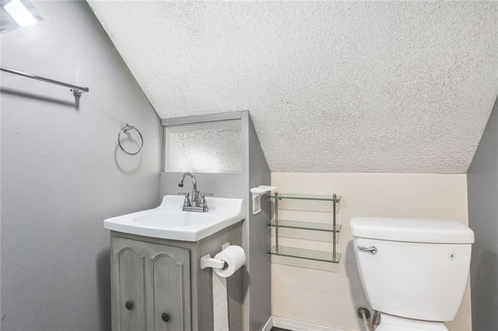 231 S Elm Street — photo 26